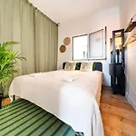 Riverfront Elegance 41br Spacious Retreat *