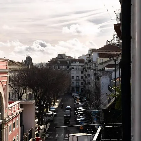 公寓 Riverfront Elegance 41br Spacious Retreat