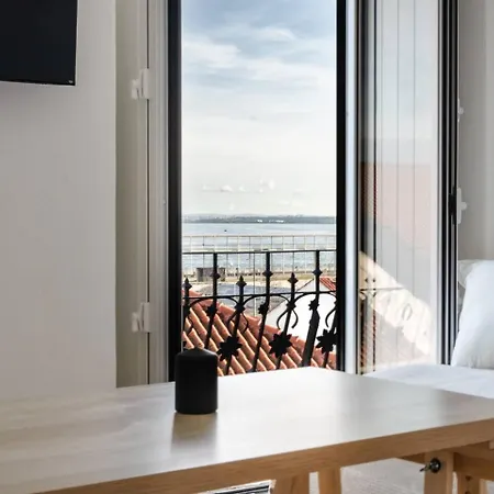 Riverfront Elegance 41br Spacious Retreat * Lisboa